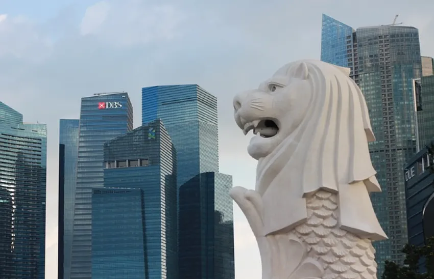 Kolory i wspaniałość Singapuru nocą