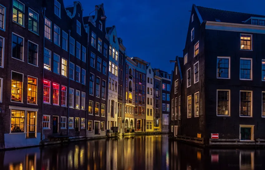 Jak poruszać się po Amsterdamie transportem publicznym i rowerami